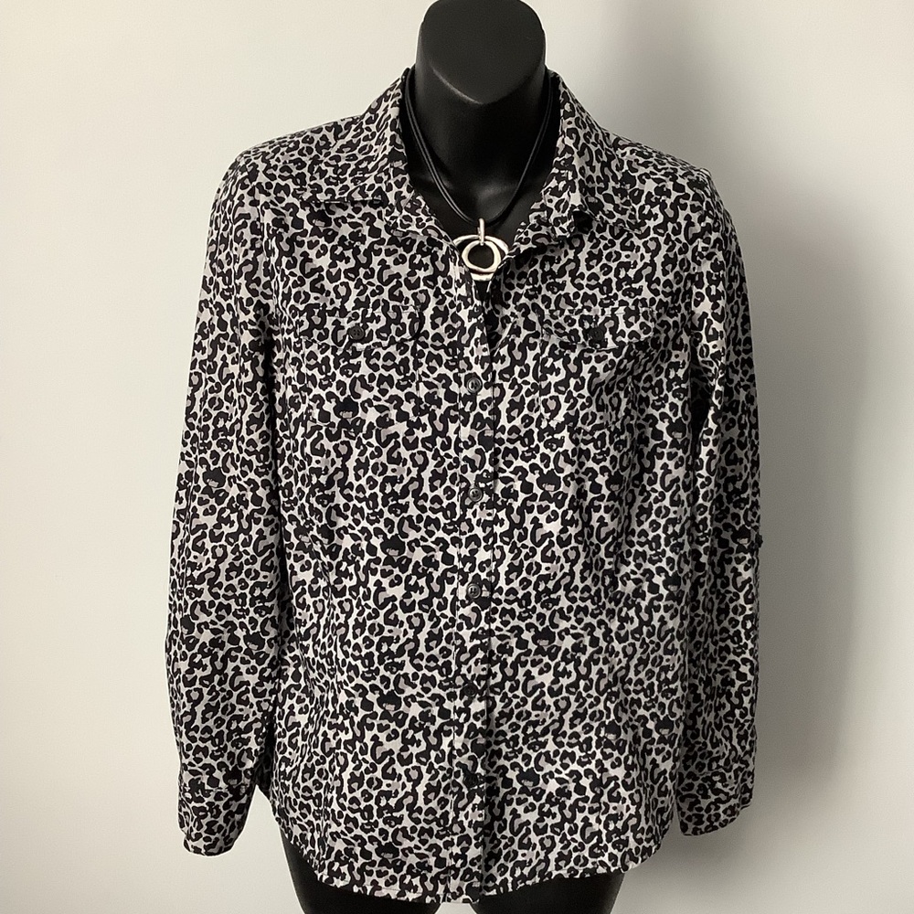 Host Pick||Style & Co.|| Safari Style Button-down